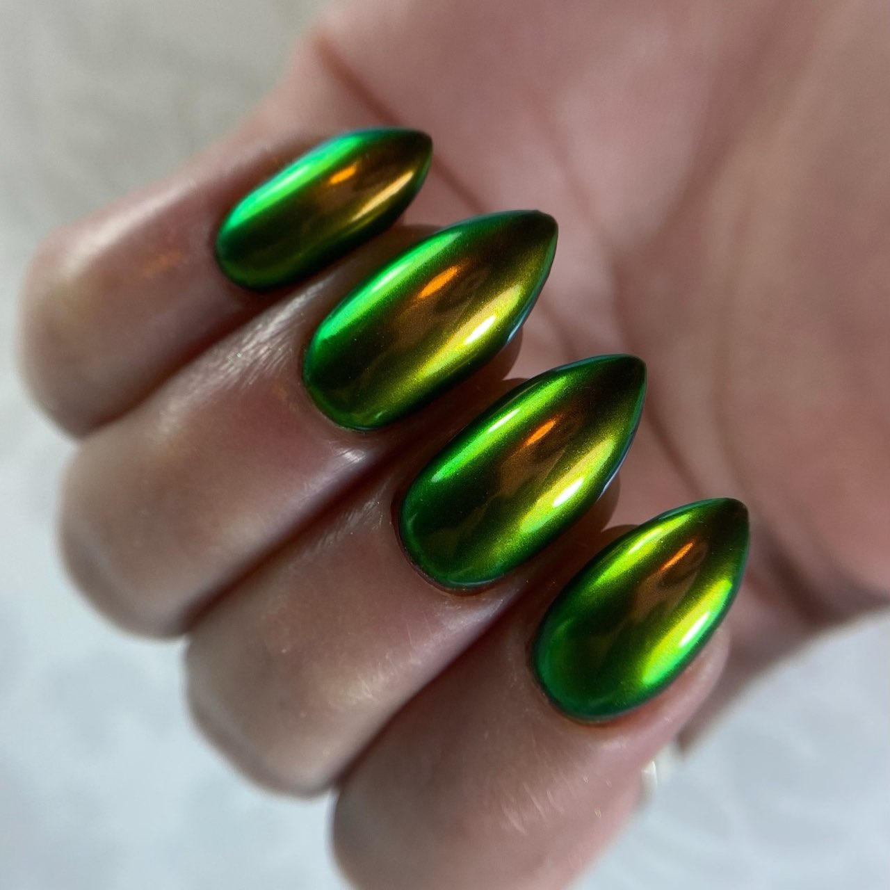 לק ג׳ל עם מבנה אנטומי