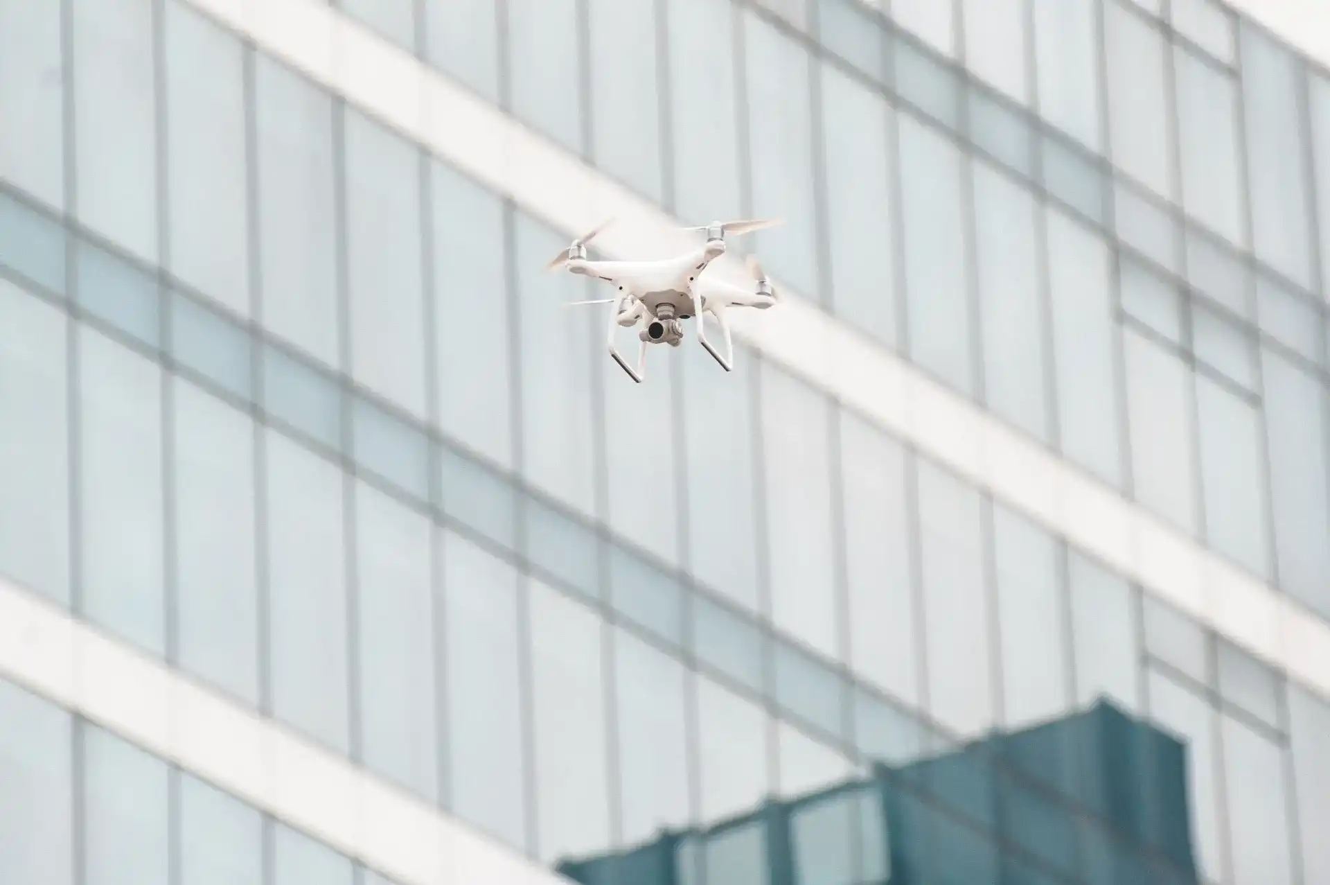 ניקוי חזיתות במרכז הארץ – פתרון מתקדם ובטוח