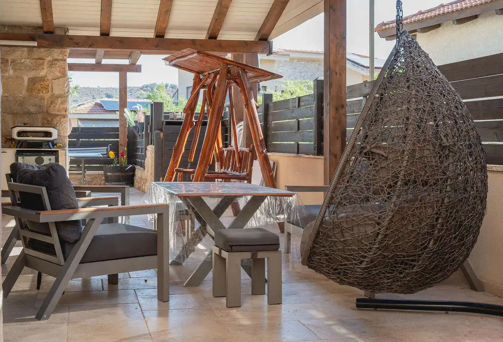 אירוח בוילת האבן - עד 15 אורחים