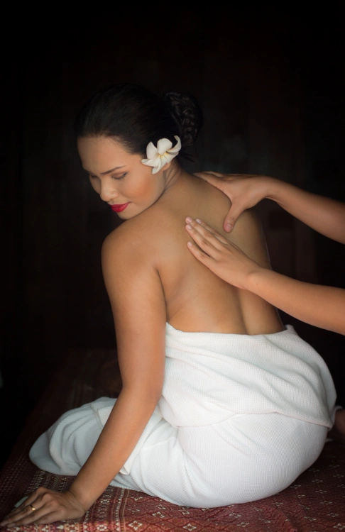 מסאז' תאילנדי - רקע