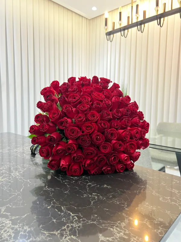 red roses 🌹