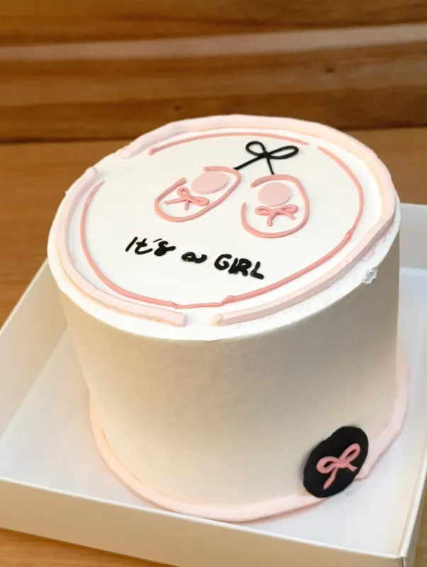 עוגה אישית ליולדת It's a girl 🎀