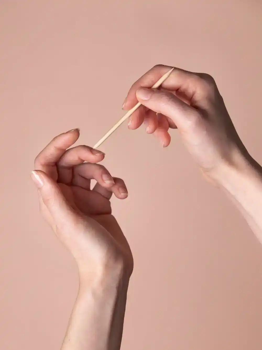 תיקון ציפורן שבורה בדימונה – מראה מושלם תוך דקות