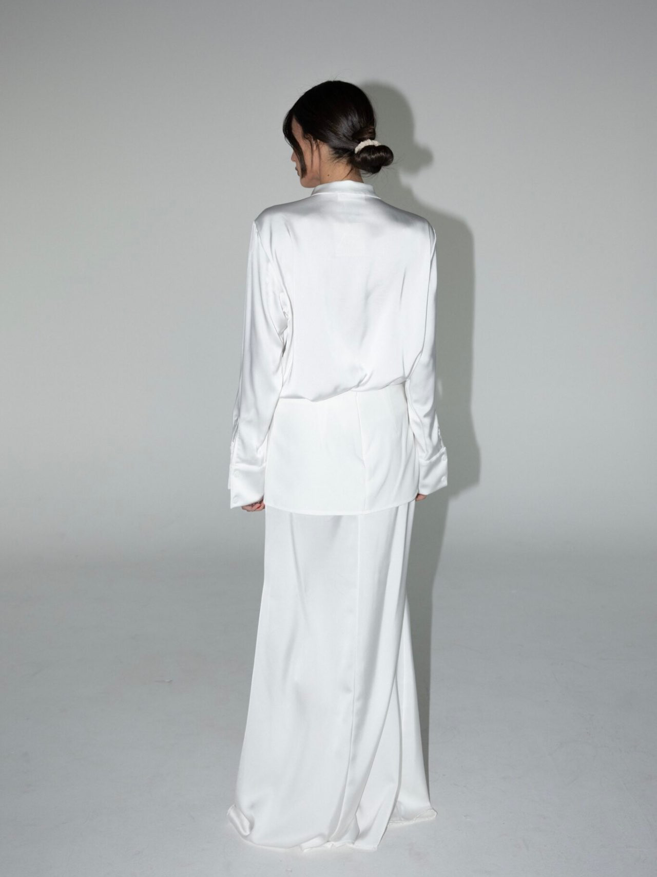 חליפת מל לבן