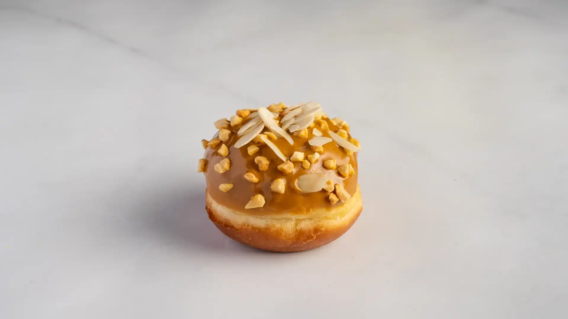 סופגניה בייגלה וקרמל מלוח