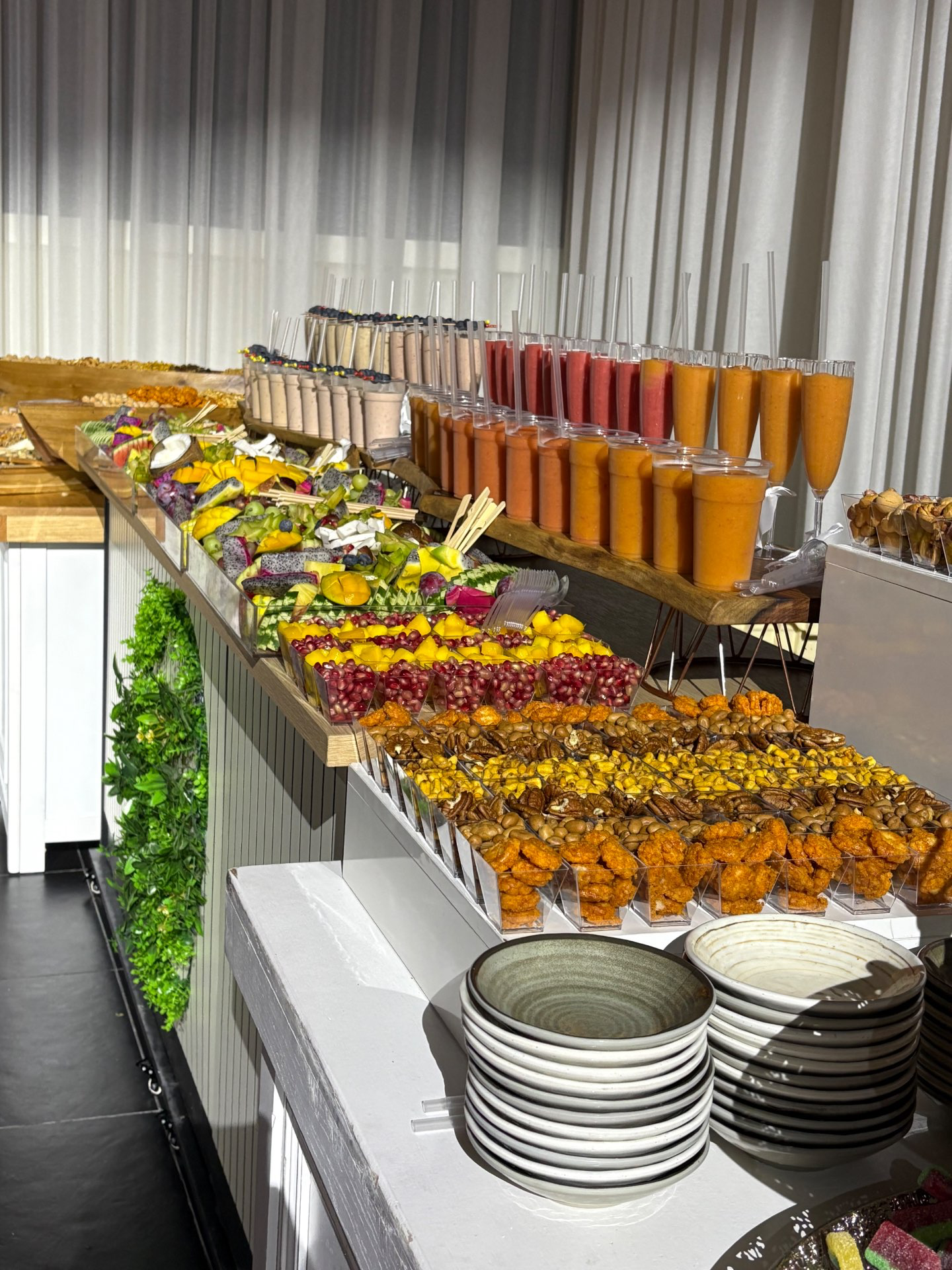 בר פירות 2.8 מטרים משולב פרישייקים טריים הכנה במקום!