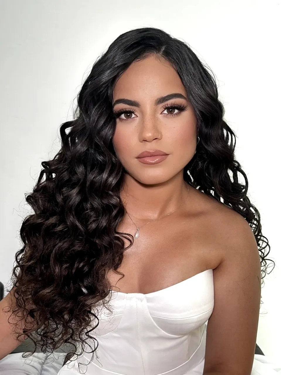 איך לבחור את המאפרת המושלמת ליום החתונה