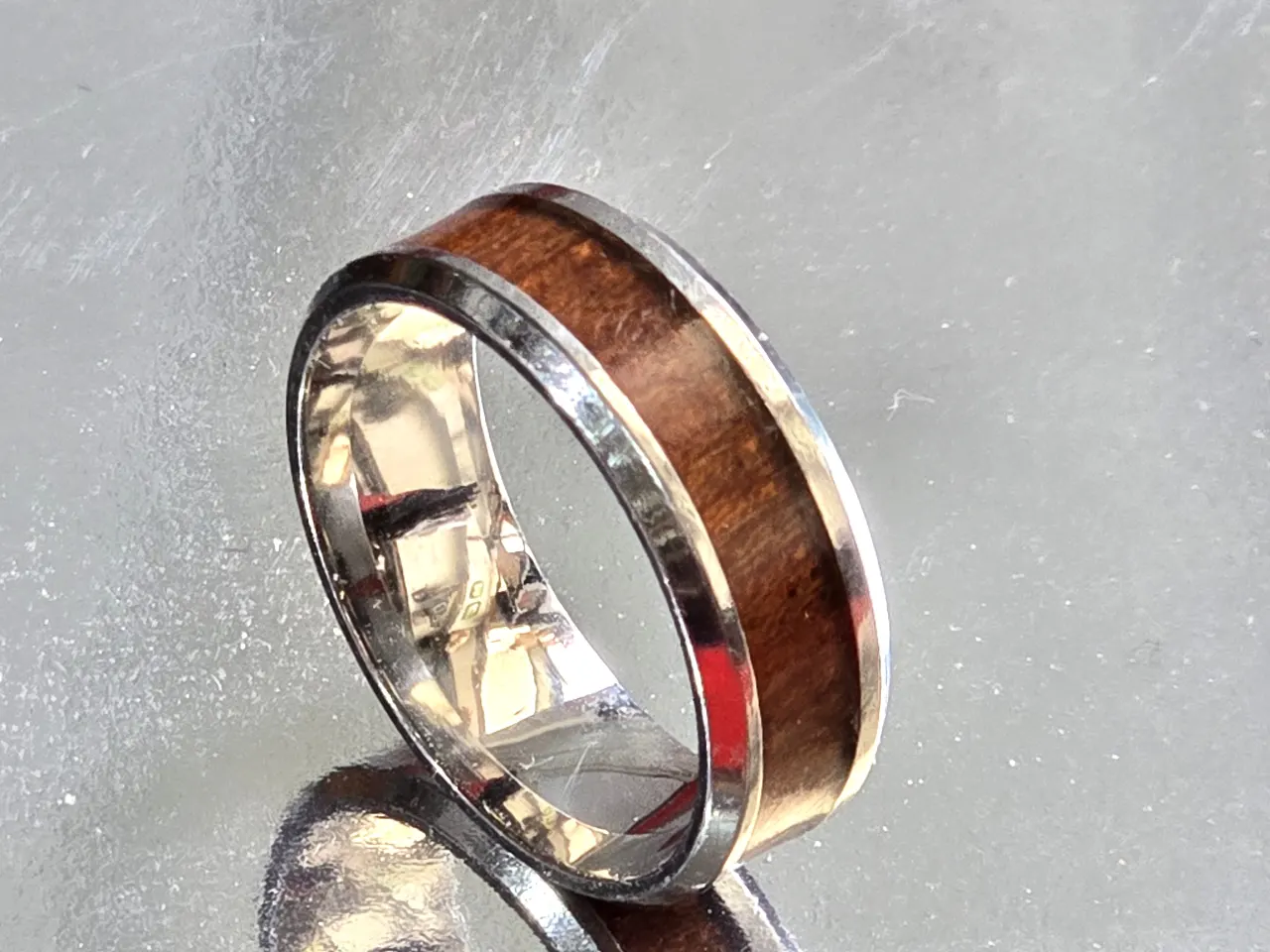 טבעת פלדת אל-חלד טבעת יפה שילוב צבע חום במרכז מידה 10.5\11