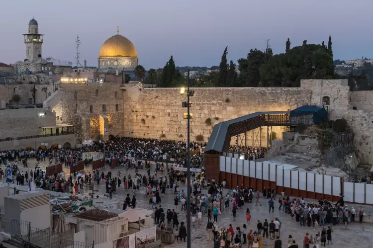 The Ultimate Guide to Finding the Best Jerusalem Photographer