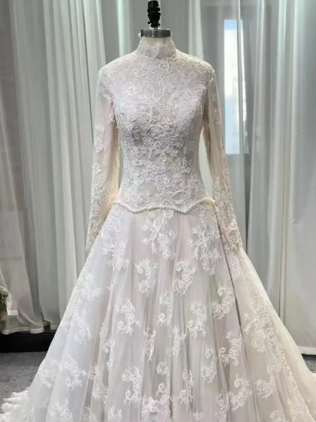 שמלת איבאנה