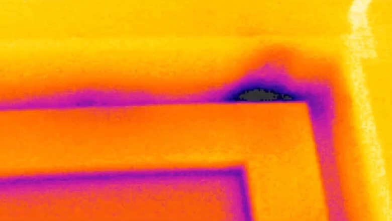 תמונה טרמית - זיהוי דליפת אוויר במסגרת חלון