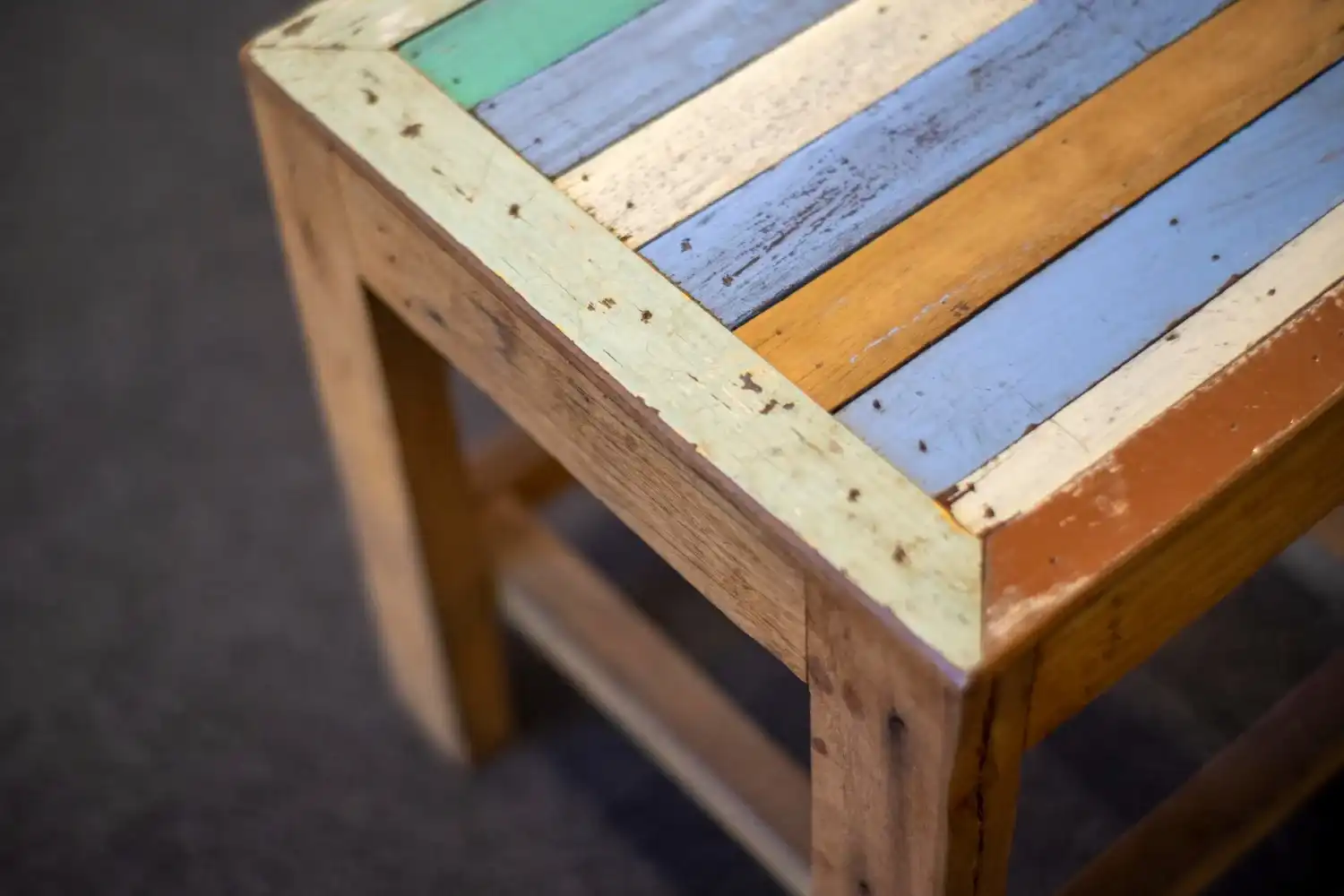 איך להפוך חפצים ישנים ליצירות אומנות