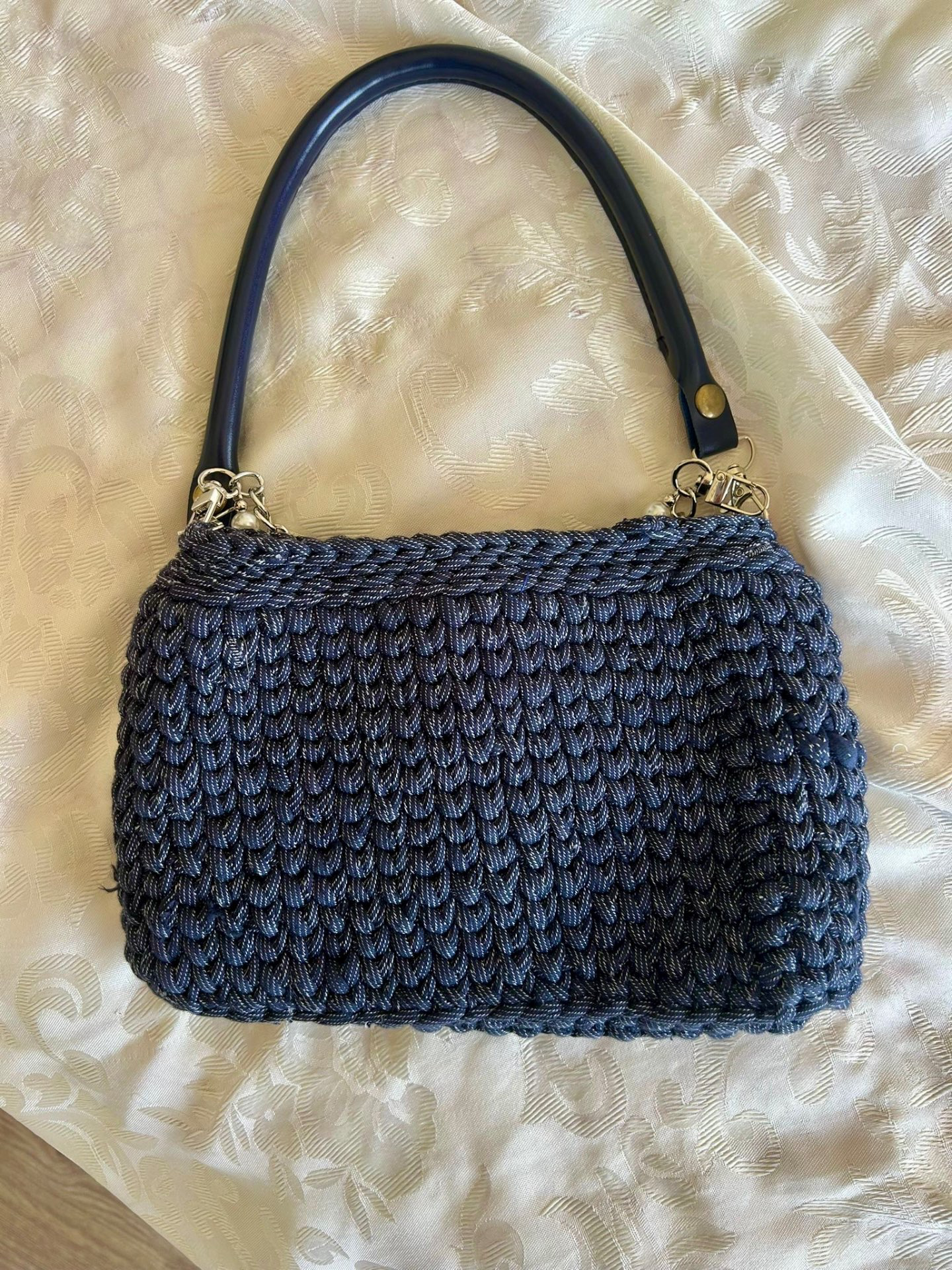 תיק ערב סרוג בגוון כחול ג׳ינס