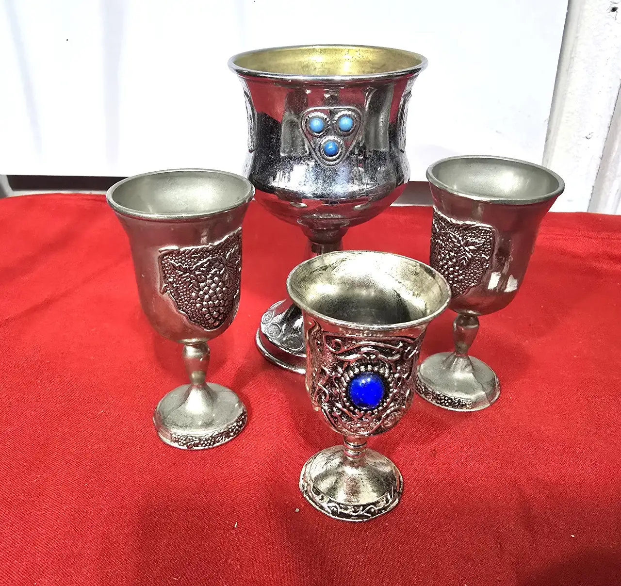 לוט של ארבעה גביעים לקידוש