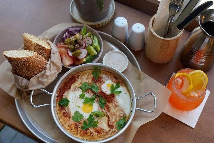 המקום - סלינה ת"א