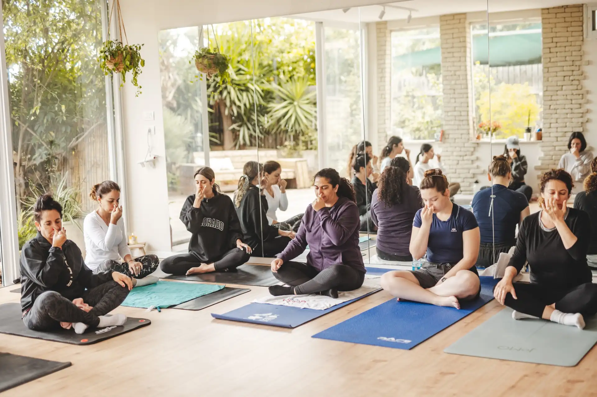 שיעורי פילאטיס אמהות ותינוקות