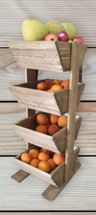 עגלת ירקות ופירות מעוצבת .