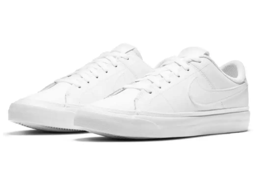 נייק נשים לבן