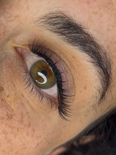 הדבקת ריסים