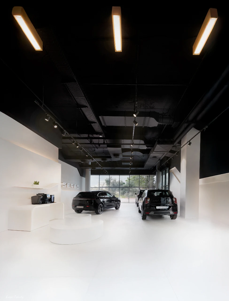 loom-lighting KGM car showroom in Petah Tikva