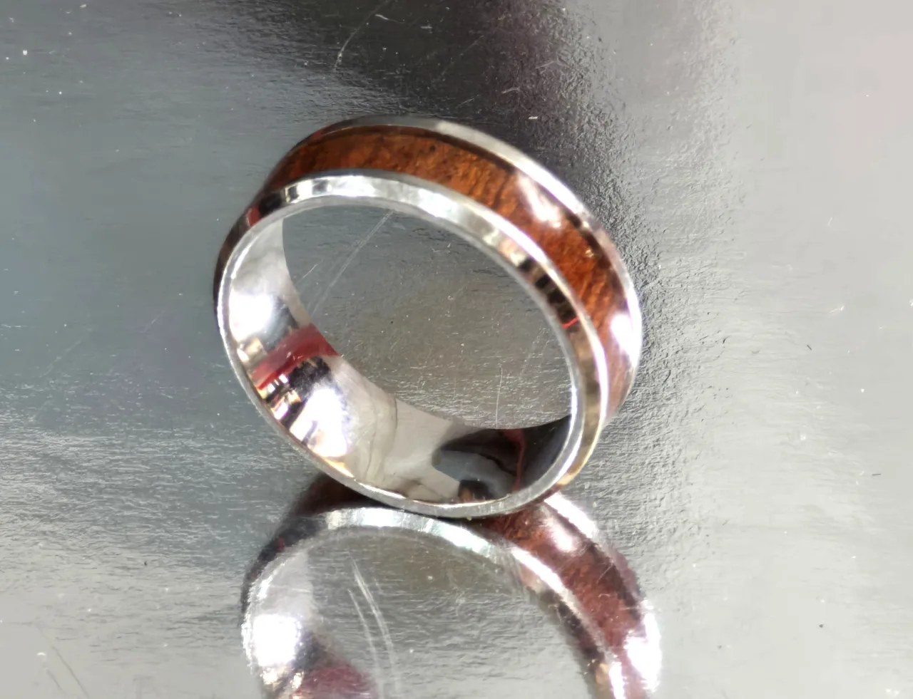 טבעת פלדת אל-חלד טבעת יפה שילוב צבע חום במרכז מידה 10.5\11