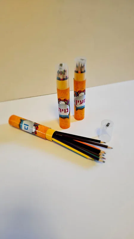 עפרונות ממותגים ללימודים