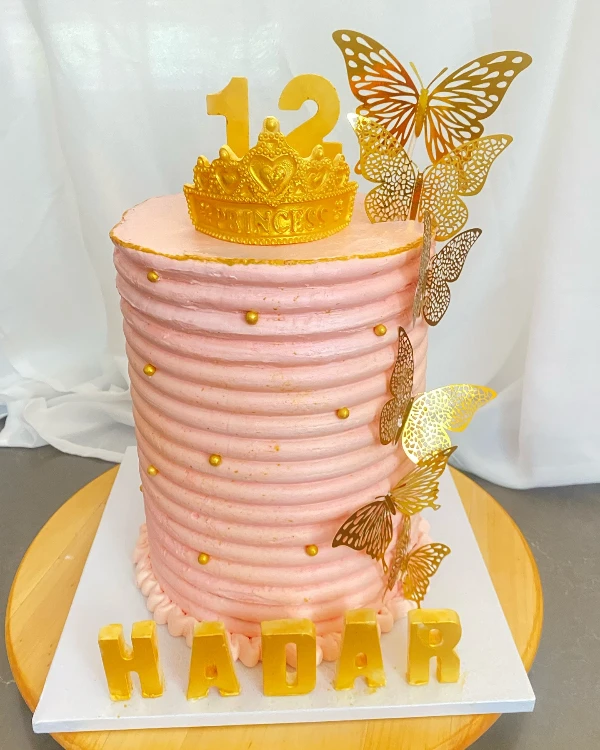 עוגת 10 שכבות מרשימה וגבוהה קוטר 18 