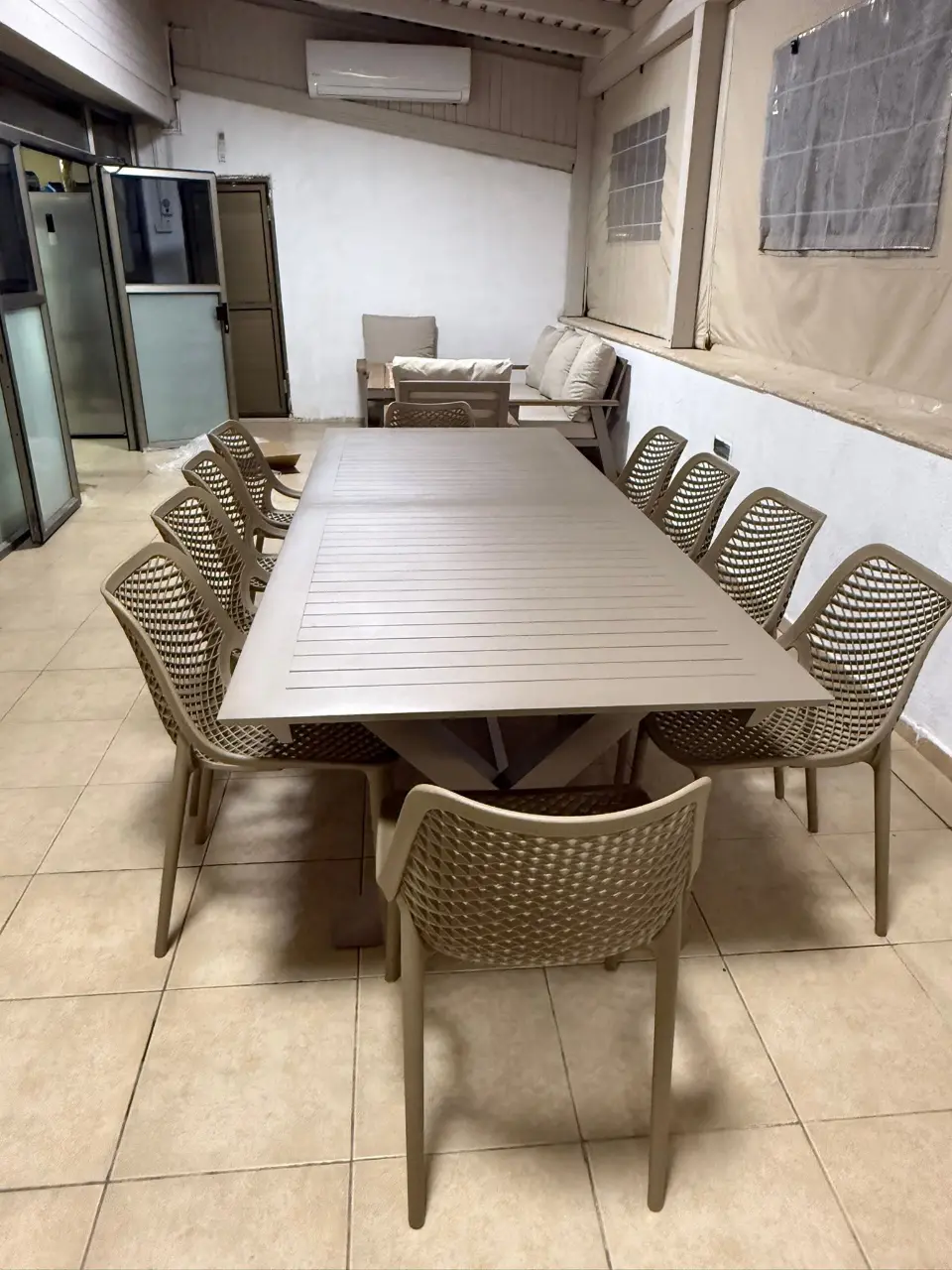 פינת אוכל ״פריז" צבע שמפניה