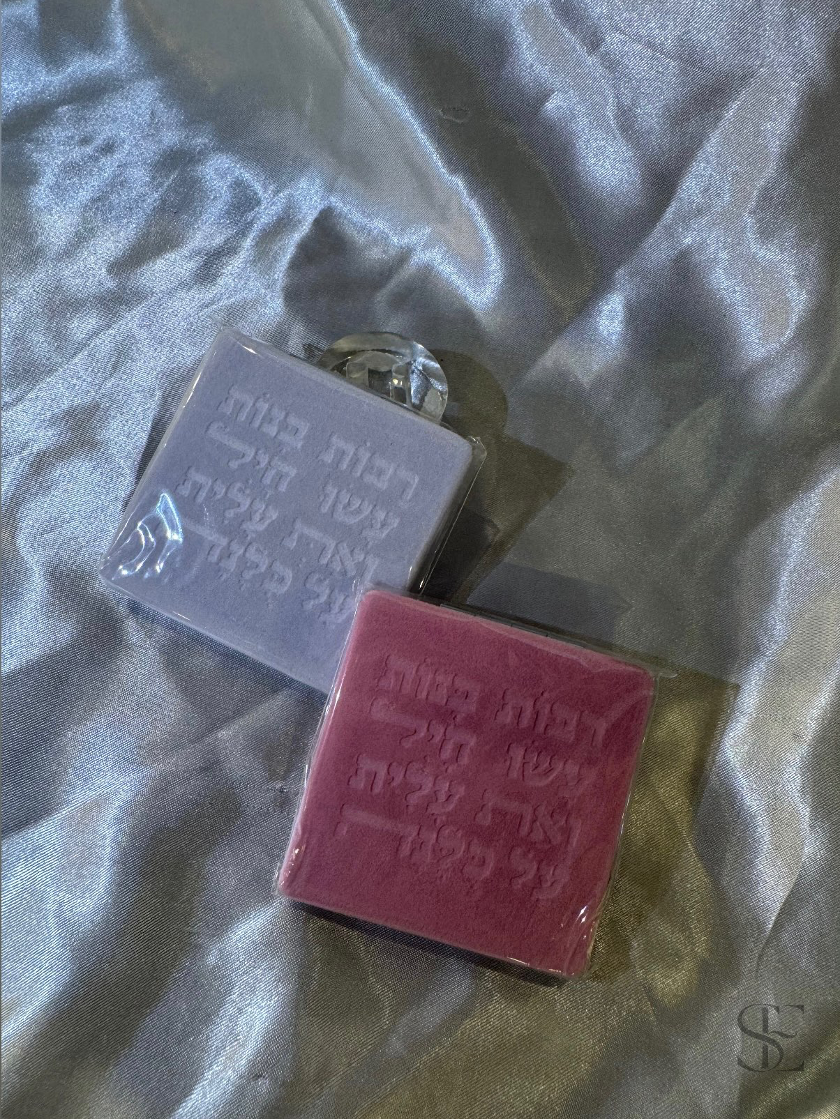 מראה דגם שחר ״רבות בנות עשו חיל ואת עלית על כלנה״