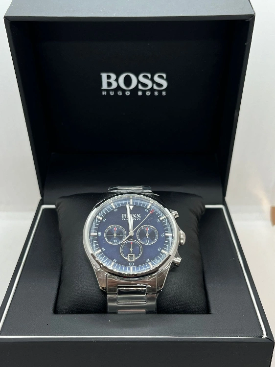 BOSS כסוף וכחול