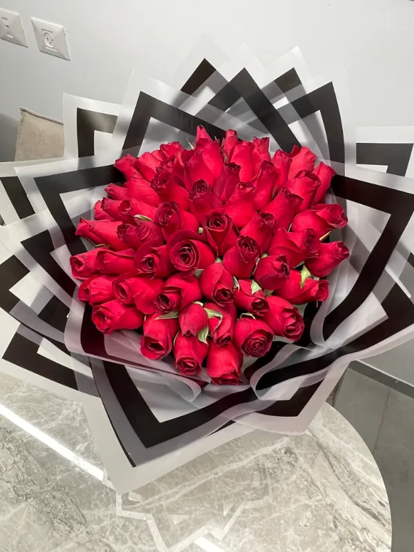 red roses 🌹