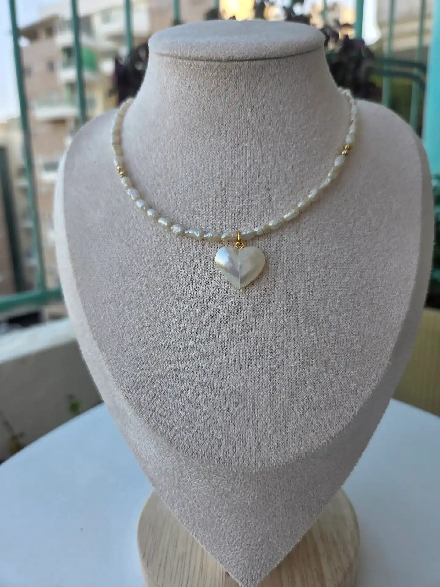 שרשרת פנינים עם לב פנינה