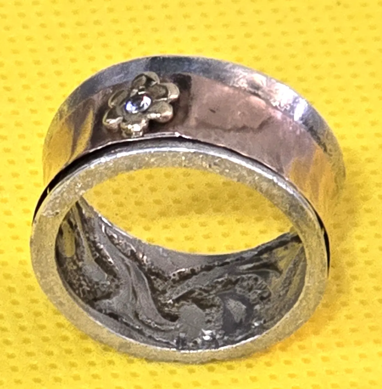 טבעת כסף וינטג' יפה ואיכותית. מידה: 8 משקל: 8.68 גרם