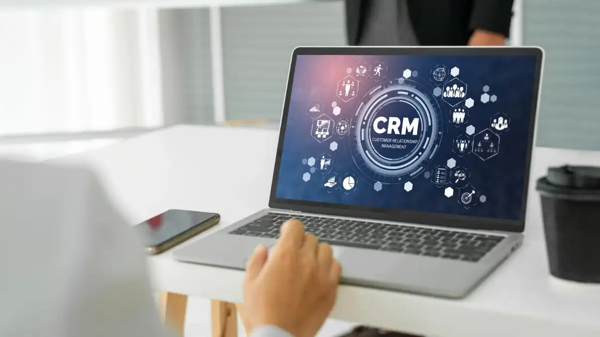 הטמעה ואוטומציה של מערכות CRM