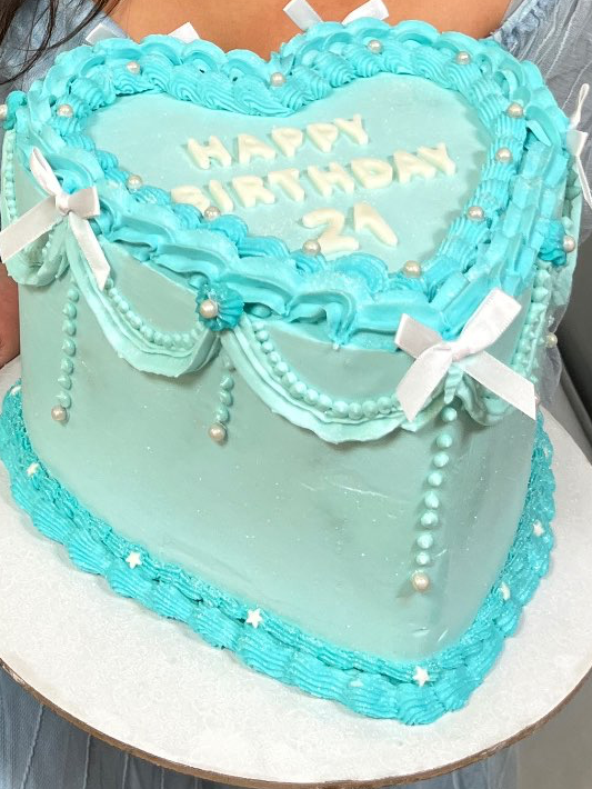 עוגת וינטאג׳ לב