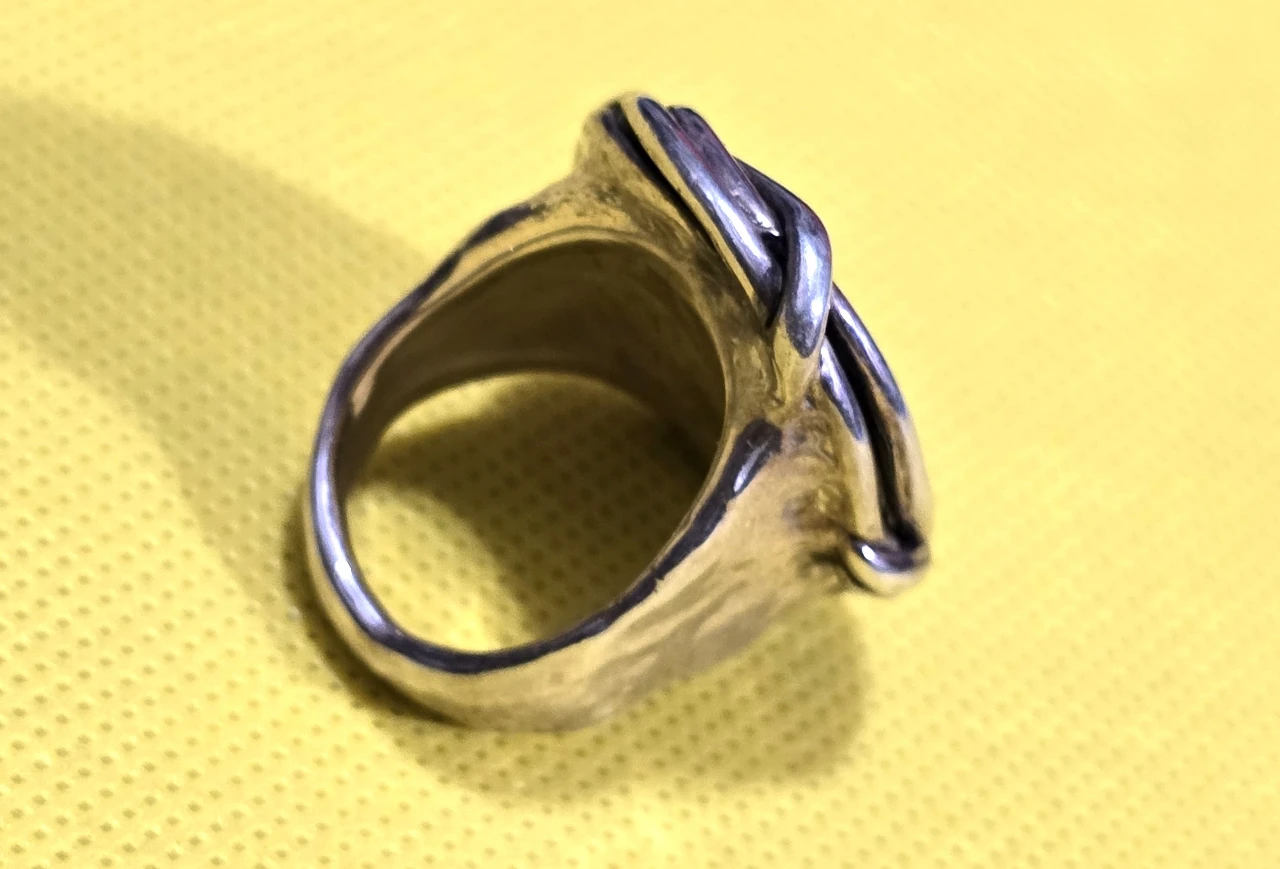 טבעת כסף 925 חתומה כחול לבן שבוץ אבן תורכיז ואבני סברובסקימידה 8