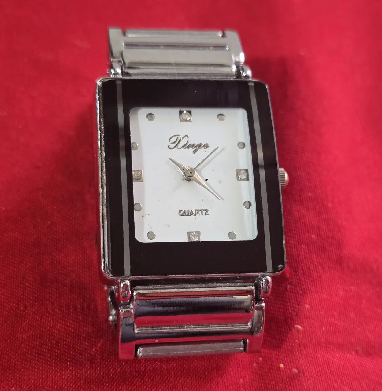 שעון יד אופנתי וחדש חוסר בסוללה