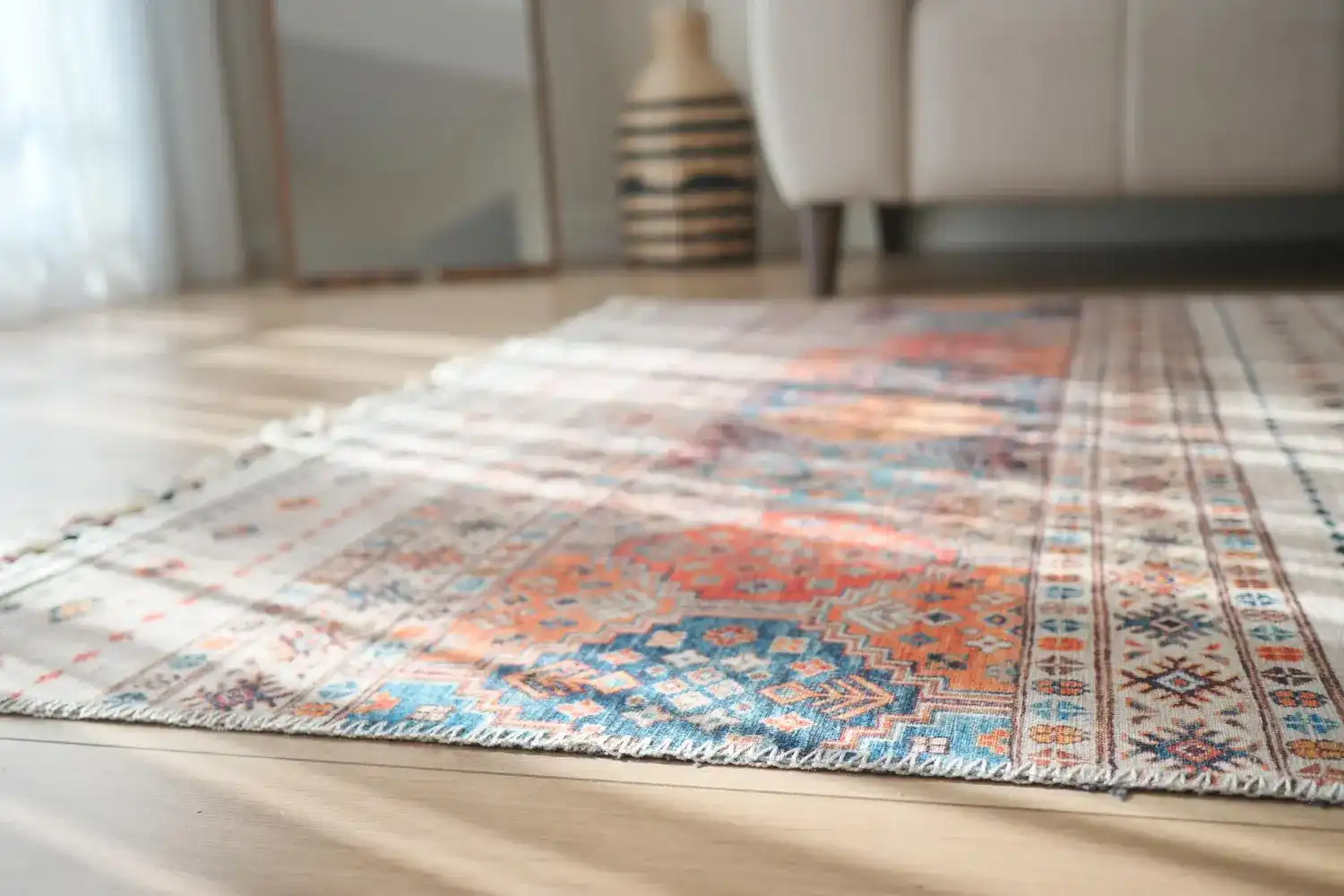 למה כדאי לשלב שטיחים בפרויקטי עיצוב פנים