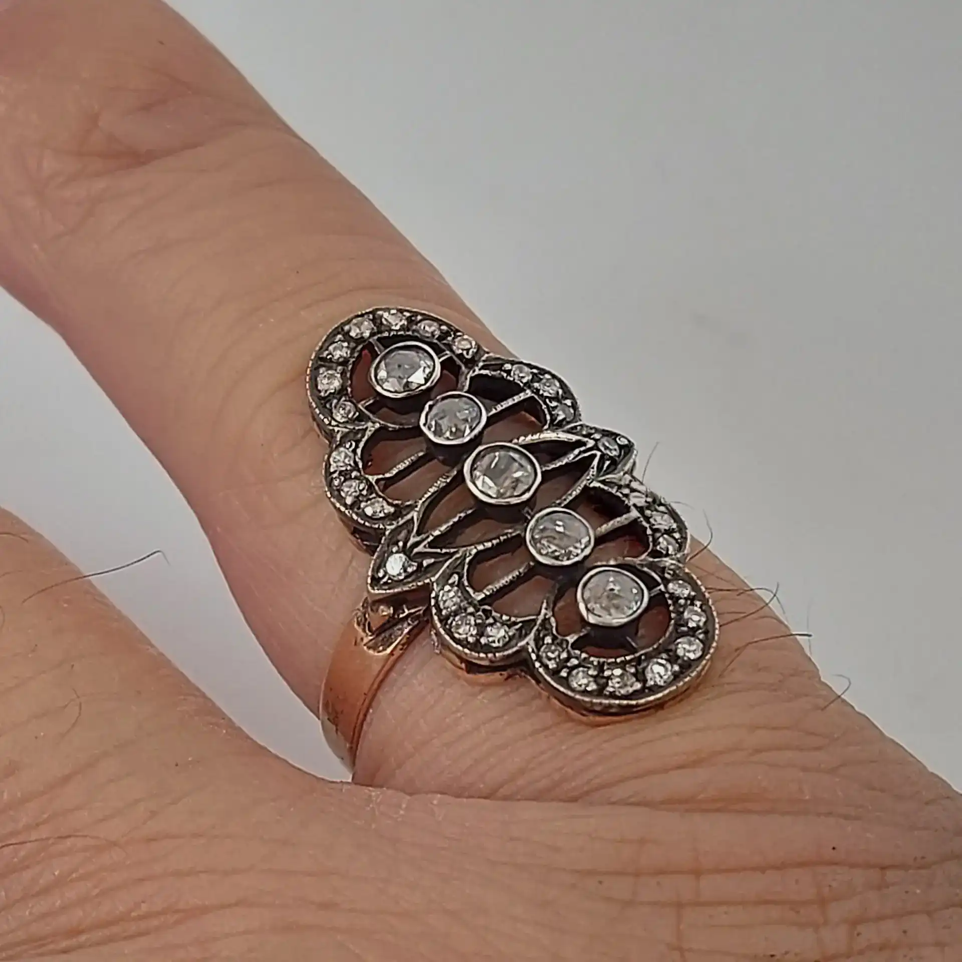 טבעת יהלומים מרכיזה וינטג' משובצת ביהלומים 0.54HSI זהב אדום 14K