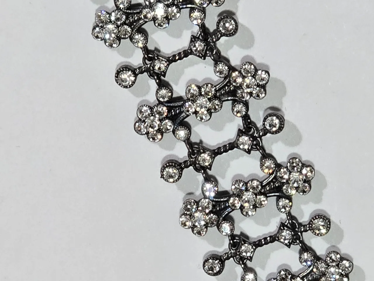 צמיד כסף בשילוב של אבני סברובסקי עבודת יד קולקציה של הבת של מיכל נגרין