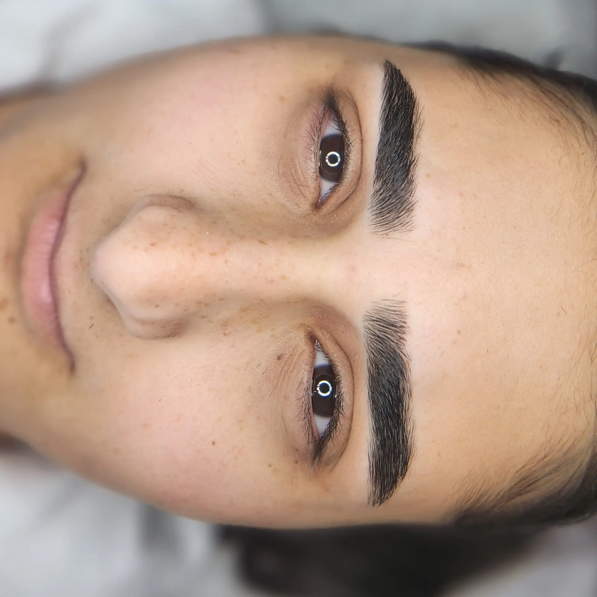 עיצוב ושיקום הגבות