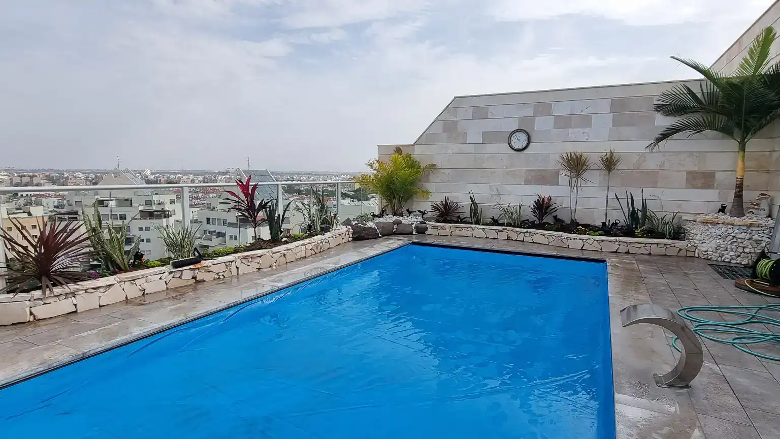 עבודות אבן טבעית- טרסות וריצוף חוץ