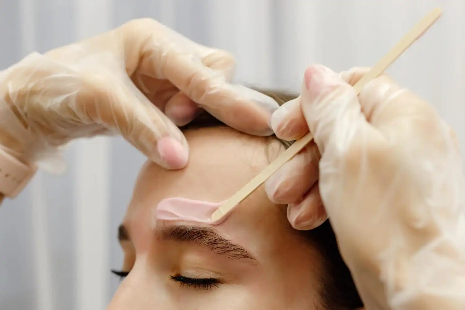 עיצוב גבות + שפם