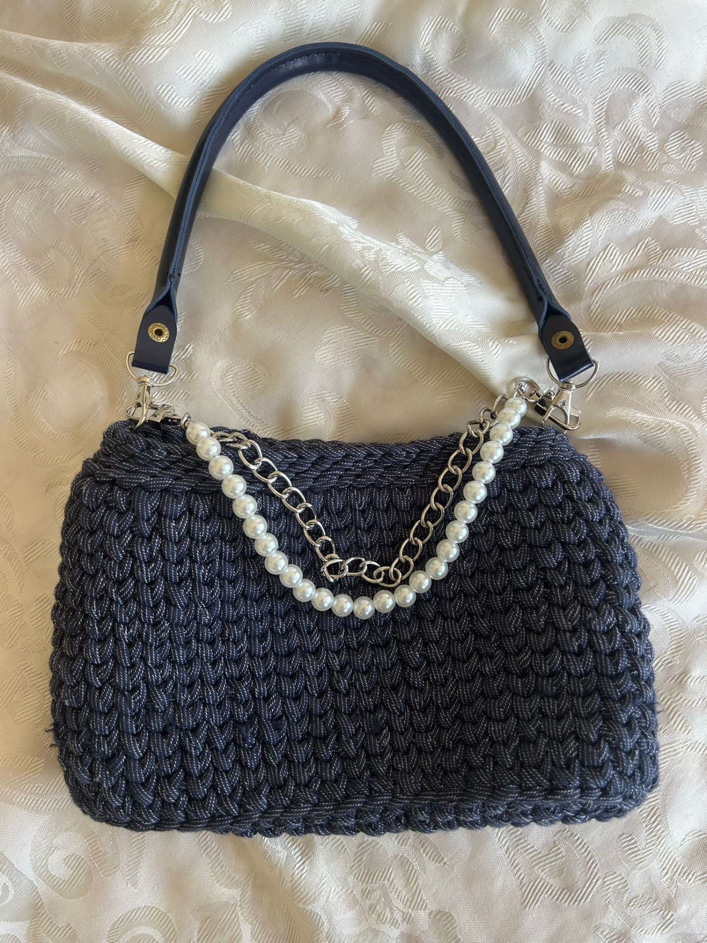 תיק ערב סרוג בגוון כחול ג׳ינס