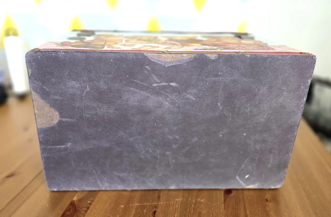 ארגז עץ לחדר ילדים או חדר משחקים מעוטר דמויות של דובים מידות אורך 52ס'מ רוחב 30ס'מ עומק 30 ס'מ