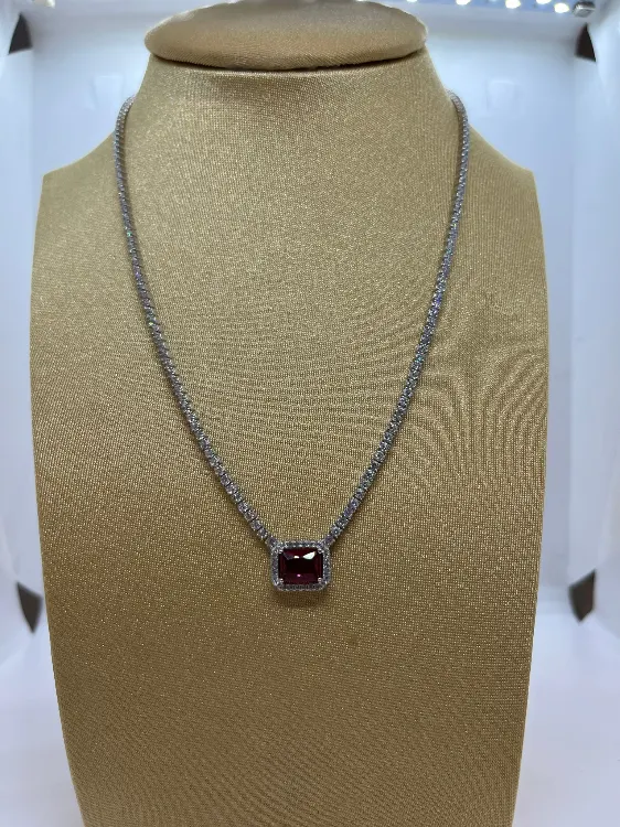 שרשרת טניס עם אבן ורודה