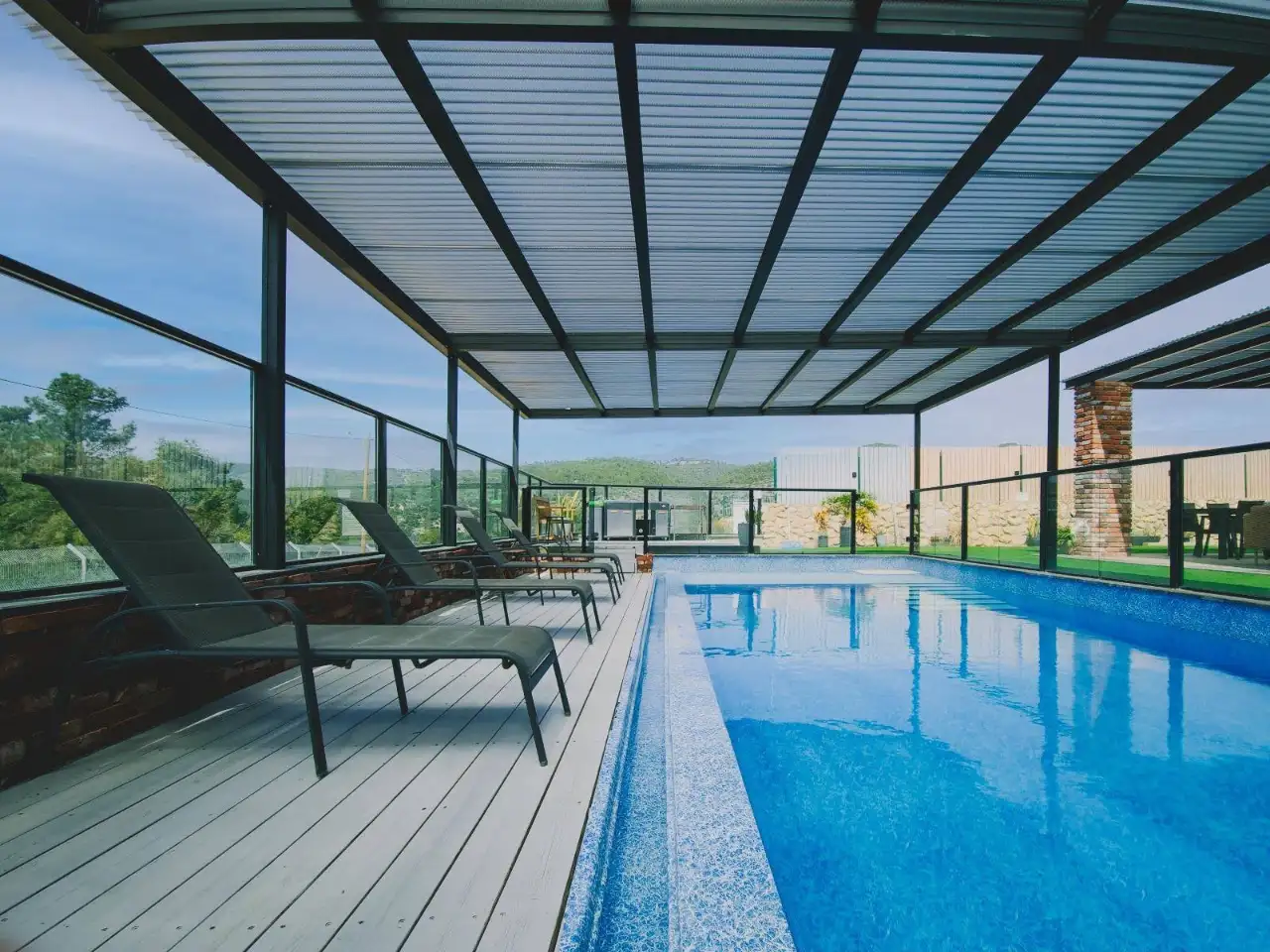 למה לבחור וילה עם בריכה מחוממת לנופש בצפון?