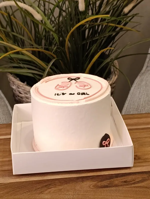 עוגה אישית ליולדת It's a girl 🎀