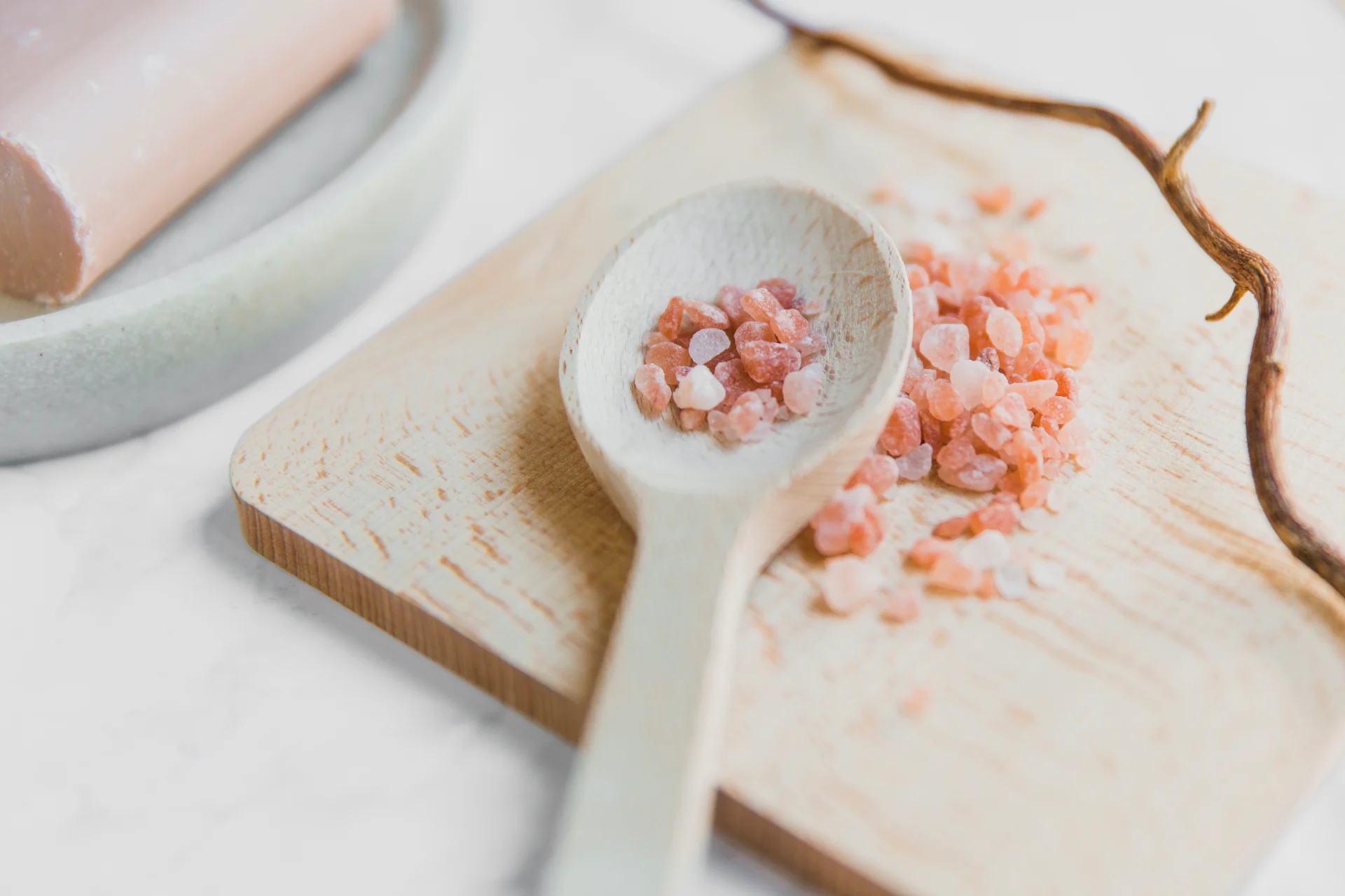 קצת עלינו || B.A. חדר מלח