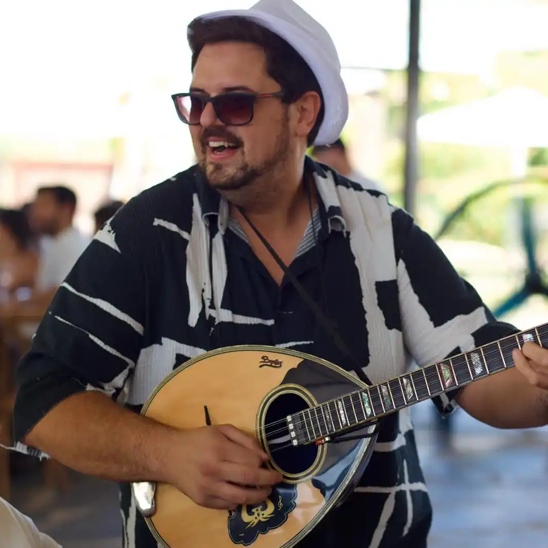 קצת עליי || זמר בוזוקי אלירן מוזס